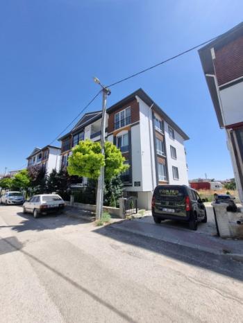 * AFYON ÜÇOK EMLAKTAN YENİCE MAH 120M² 3+1 TEMİZ BAKIMLI SİTE İÇERİSİNDE SATILIK DAİRE *
