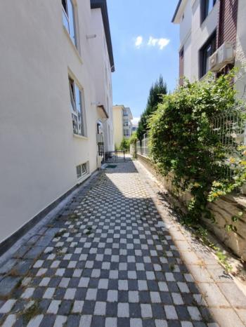 * AFYON ÜÇOK EMLAKTAN UYDUKENT SELÇUKLU MAH 2+1 80M² TEMİZ BAKIMLI SATILIK DAİRE *
