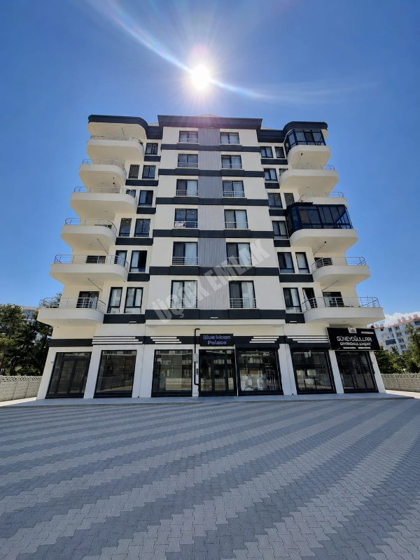 * AFYON ÜÇOK EMLAKTAN GÜVENEVLER MAH 180M² İŞLEK CADDE ÜZERİ SIFIR KİRALIK DÜKKAN *