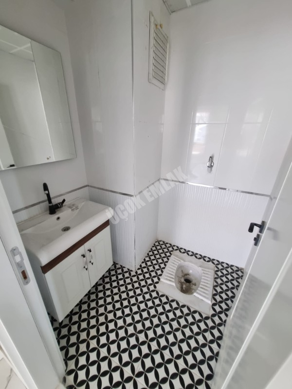 * AFYON ÜÇOK EMLAKTAN YENİCE MAH 120M² 3+1 TEMİZ BAKIMLI SİTE İÇERİSİNDE SATILIK DAİRE *
