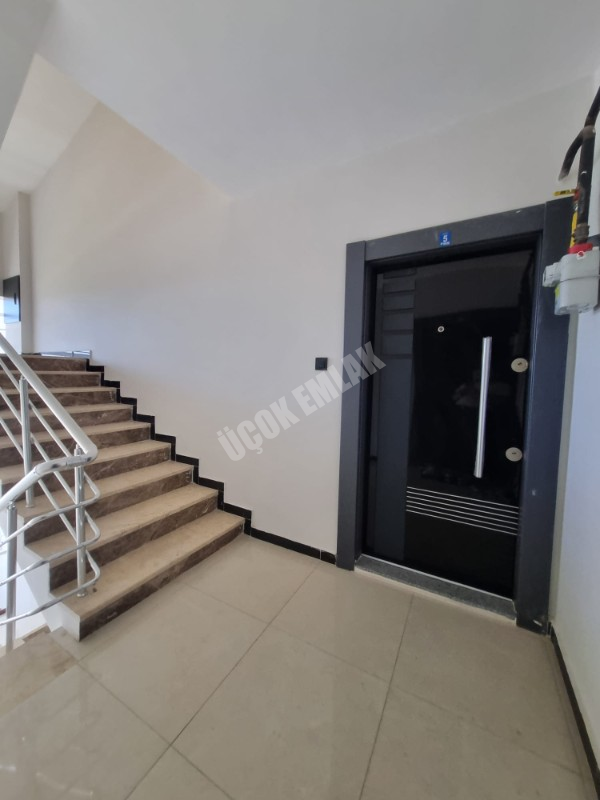 * AFYON ÜÇOK EMLAKTAN YENİCE MAH 120M² 3+1 TEMİZ BAKIMLI SİTE İÇERİSİNDE SATILIK DAİRE *