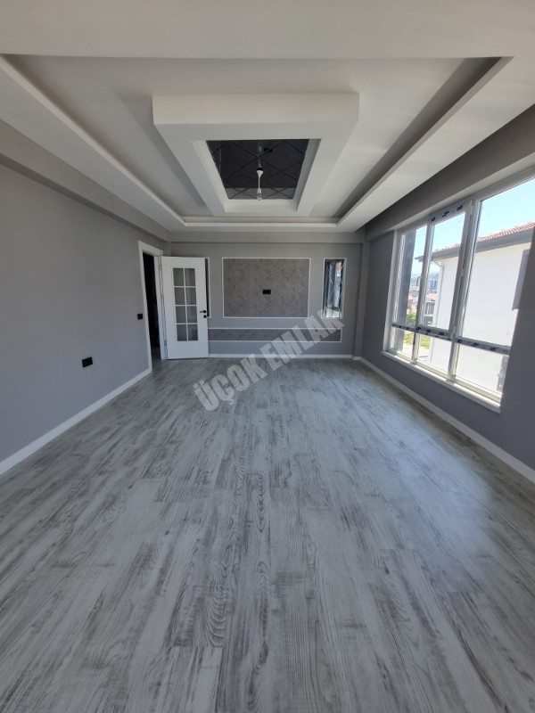 * AFYON ÜÇOK EMLAKTAN YENİCE MAH 120M² 3+1 TEMİZ BAKIMLI SİTE İÇERİSİNDE SATILIK DAİRE *