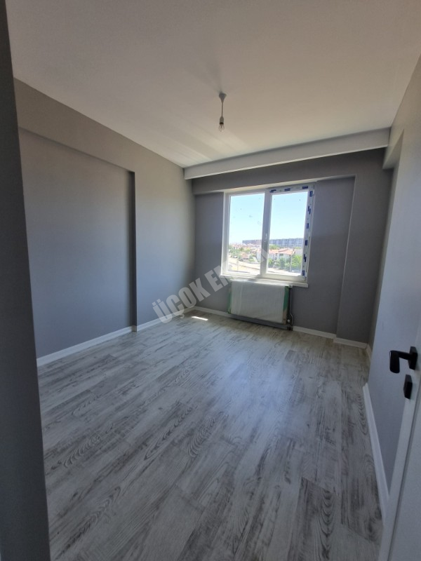 * AFYON ÜÇOK EMLAKTAN YENİCE MAH 120M² 3+1 TEMİZ BAKIMLI SİTE İÇERİSİNDE SATILIK DAİRE *