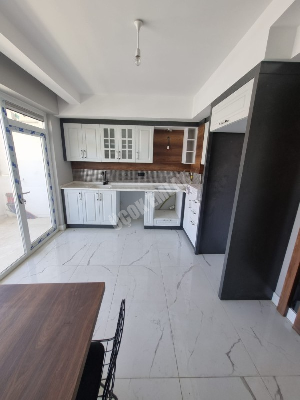 * AFYON ÜÇOK EMLAKTAN YENİCE MAH 120M² 3+1 TEMİZ BAKIMLI SİTE İÇERİSİNDE SATILIK DAİRE *