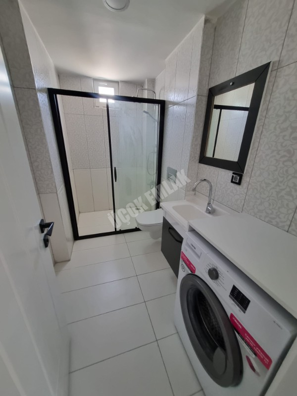 * AFYON ÜÇOK EMLAKTAN UYDUKENT SELÇUKLU MAH 2+1 80M² TEMİZ BAKIMLI SATILIK DAİRE *