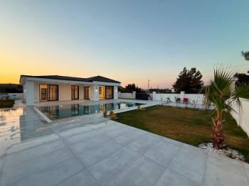 Didim'de Satılık 620 M2 Arsa İçerisinde 3+1 Villa