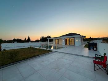 Didim'de Satılık 620 M2 Arsa İçerisinde 3+1 Villa