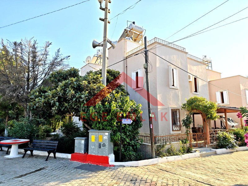 Didim Mavişehir Tepeönü Sitesi'nde Deniz Manzaralı Eşyalı 3+1 Satılık Villa