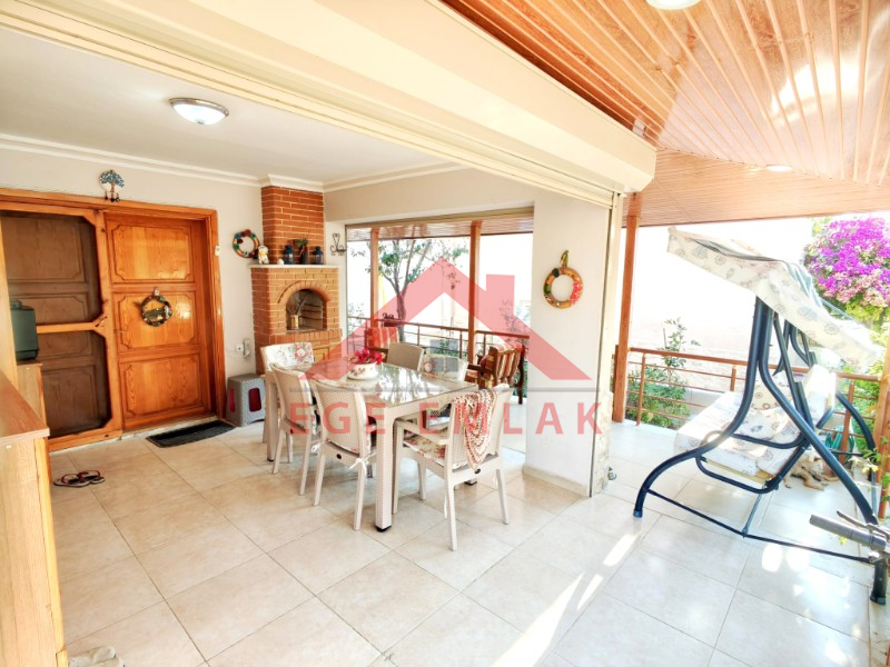 Didim Mavişehir Tepeönü Sitesi'nde Deniz Manzaralı Eşyalı 3+1 Satılık Villa
