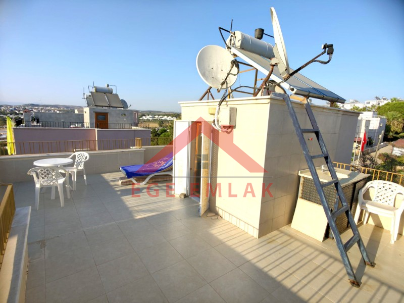 Didim Mavişehir Tepeönü Sitesi'nde Deniz Manzaralı Eşyalı 3+1 Satılık Villa