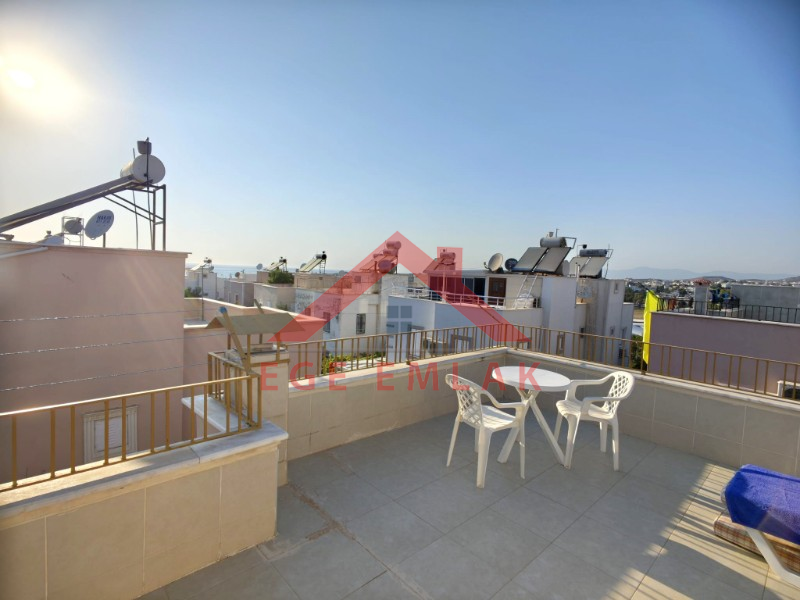 Didim Mavişehir Tepeönü Sitesi'nde Deniz Manzaralı Eşyalı 3+1 Satılık Villa