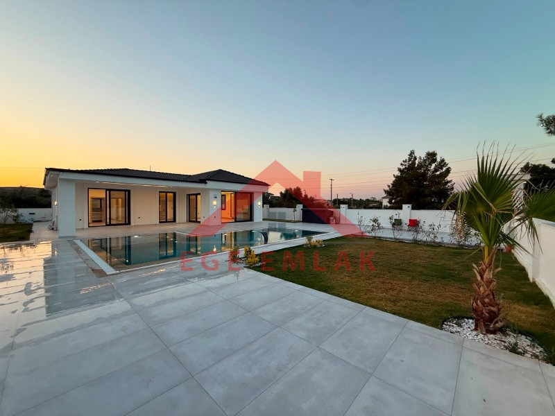 Didim'de Satılık 620 M2 Arsa İçerisinde 3+1 Villa