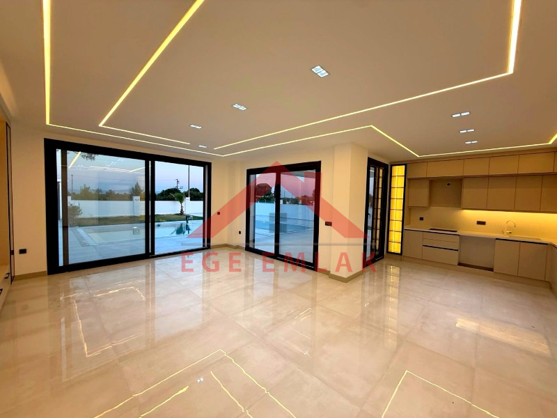 Didim'de Satılık 620 M2 Arsa İçerisinde 3+1 Villa