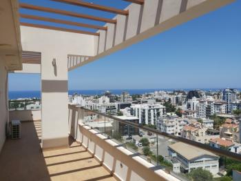 KKTC GİRNE MERKEZDE DENİZ VE DAĞ MANZARALI SATILIK 3+1 PENTHOUSE DAİRE