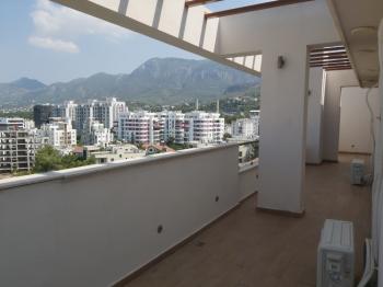 KKTC GİRNE MERKEZDE DENİZ VE DAĞ MANZARALI SATILIK 3+1 PENTHOUSE DAİRE