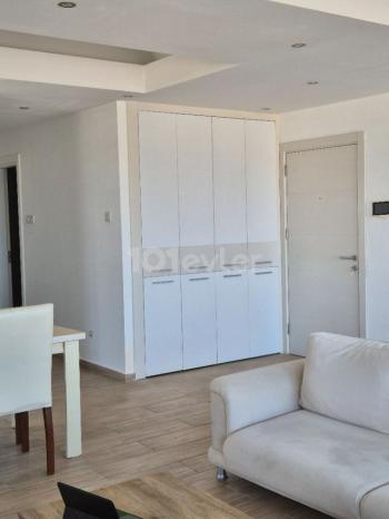 KKTC GİRNE MERKEZDE DENİZ VE DAĞ MANZARALI SATILIK 3+1 PENTHOUSE DAİRE