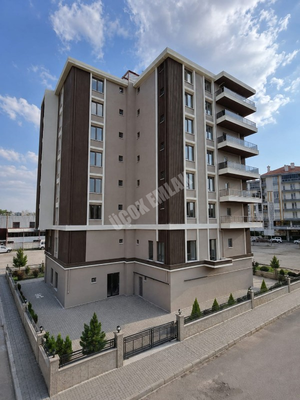 * AFYON ÜÇOK EMLAKTAN GÜVENEVLER MAH 3+1 110M² SIFIR LÜKS SATILIK DAİRELER *