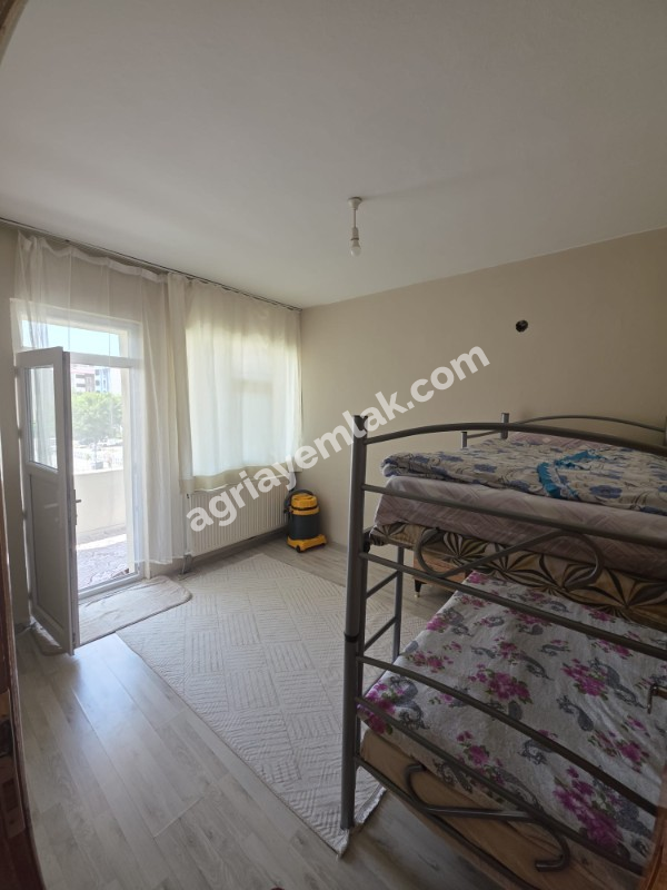 LEYLEKPINAR'DA ŞAKIRO KENT MEYDANIN YAKININDA SATILIK 2+1 DAİRE