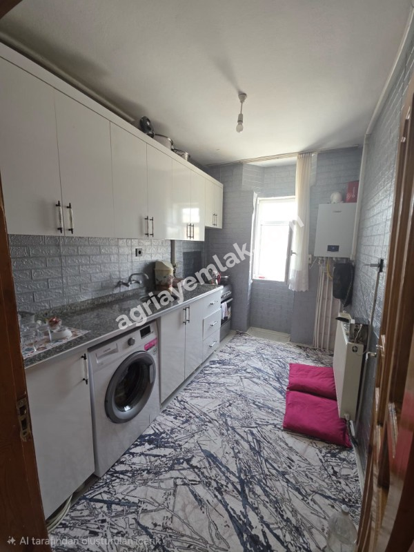 LEYLEKPINAR'DA ŞAKIRO KENT MEYDANIN YAKININDA SATILIK 2+1 DAİRE