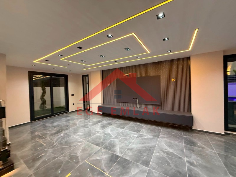 Didim'in Efeler Mahallesinde Satılık 4+1 Villa