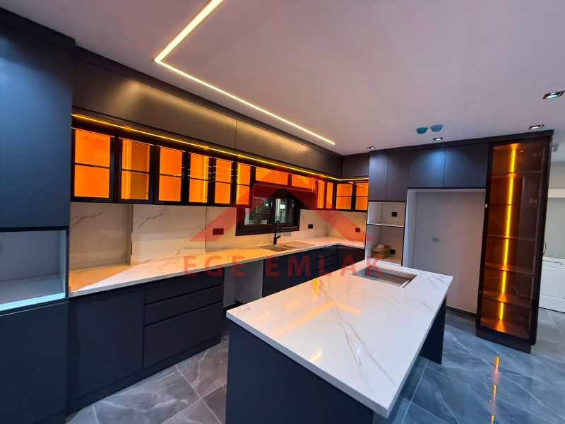 Didim'in Efeler Mahallesinde Satılık 4+1 Villa