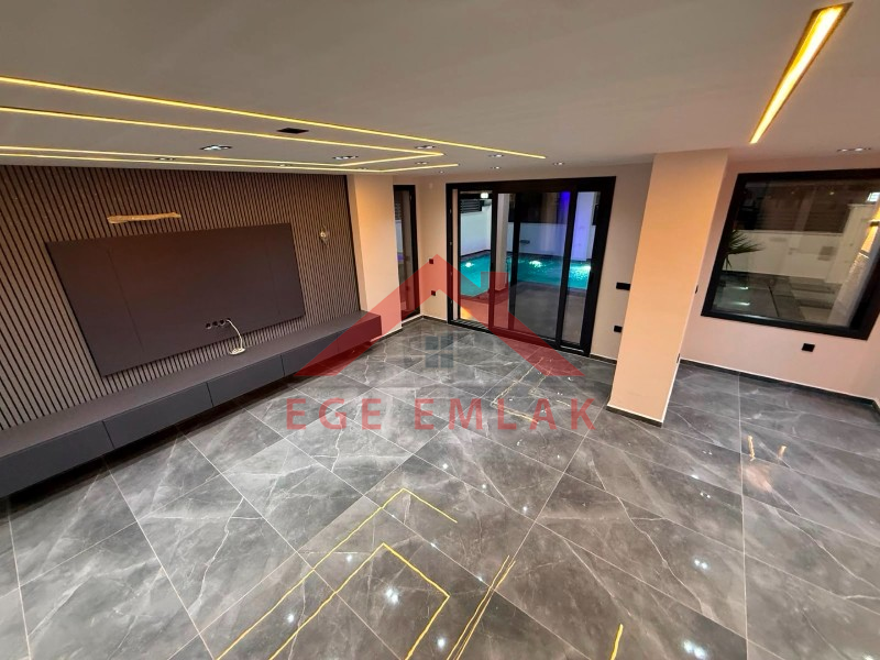 Didim'in Efeler Mahallesinde Satılık 4+1 Villa