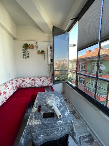 GÜVENAY - ÇORUM KALE KARŞISI ARA KAT SATILIK 3+1 DAİRE