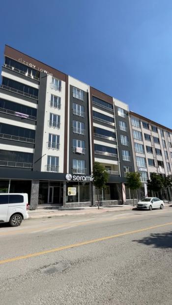 GÜVENAY - ÇORUM KALE KARŞISI ARA KAT SATILIK 3+1 DAİRE