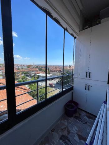 GÜVENAY - ÇORUM KALE KARŞISI ARA KAT SATILIK 3+1 DAİRE