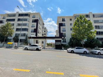 GÜVENAY - ÇORUM SARMAHALl SİTESİ ÇOK GENİŞ SATILIK 4+1 DAİRE