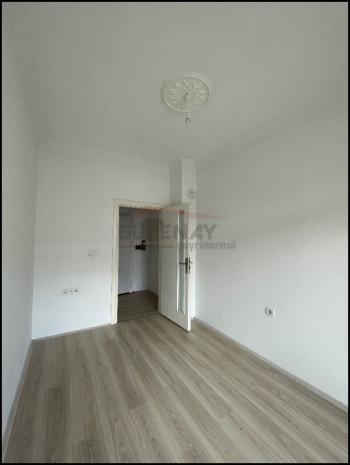 Güvenay - Çorum Adil Can Demir Parkı Altı 3+1 Bakımlı Kiralık Daire