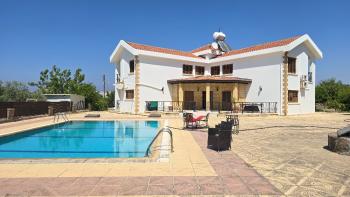  KKTC Girne Alsancak'ta 1 Dönüm Arazi İçerisinde Özel Havuzlu 5+1 Villa