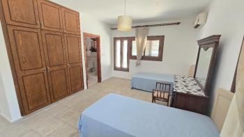  KKTC Girne Alsancak'ta 1 Dönüm Arazi İçerisinde Özel Havuzlu 5+1 Villa