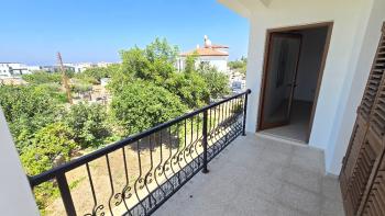  KKTC Girne Alsancak'ta 1 Dönüm Arazi İçerisinde Özel Havuzlu 5+1 Villa
