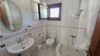  KKTC Girne Alsancak'ta 1 Dönüm Arazi İçerisinde Özel Havuzlu 5+1 Villa