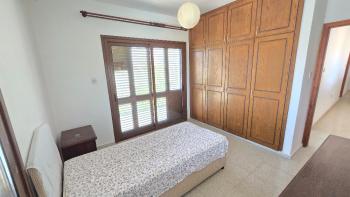  KKTC Girne Alsancak'ta 1 Dönüm Arazi İçerisinde Özel Havuzlu 5+1 Villa