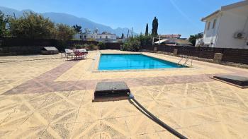  KKTC Girne Alsancak'ta 1 Dönüm Arazi İçerisinde Özel Havuzlu 5+1 Villa