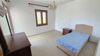  KKTC Girne Alsancak'ta 1 Dönüm Arazi İçerisinde Özel Havuzlu 5+1 Villa