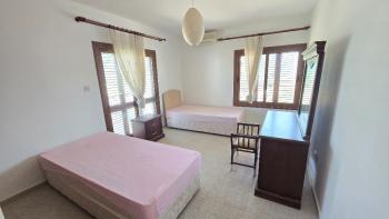  KKTC Girne Alsancak'ta 1 Dönüm Arazi İçerisinde Özel Havuzlu 5+1 Villa