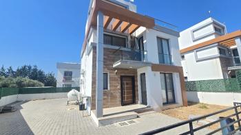Kktc Girne Alsancak bolgesi 3+1 kiralik yari esyali villa