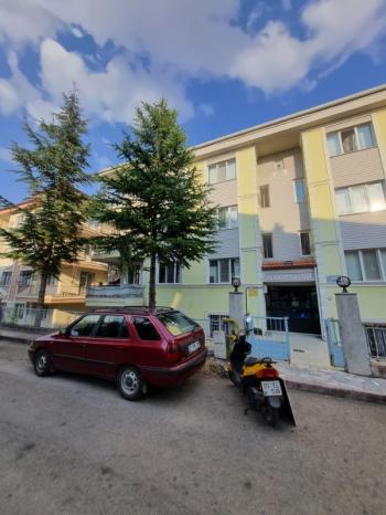 * AFYON ÜÇOK EMLAKTAN EŞREFPAŞA MAH 3+1 120M² TEMİZ BAKIMLI İÇİ YAPILI SATILIK DAİRE 