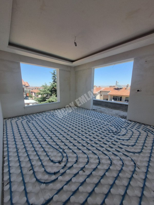 * AFYON ÜÇOK EMLAKTAN ZAFER MAH 2+1 90M² SIFIR LÜKS SATILIK DAİRELER *