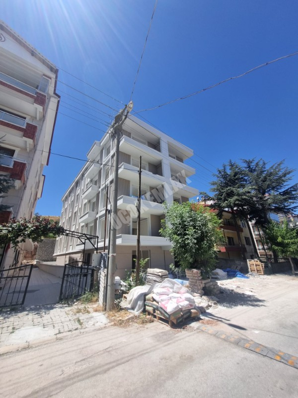 * AFYON ÜÇOK EMLAKTAN ZAFER MAH 2+1 90M² SIFIR LÜKS SATILIK DAİRELER *