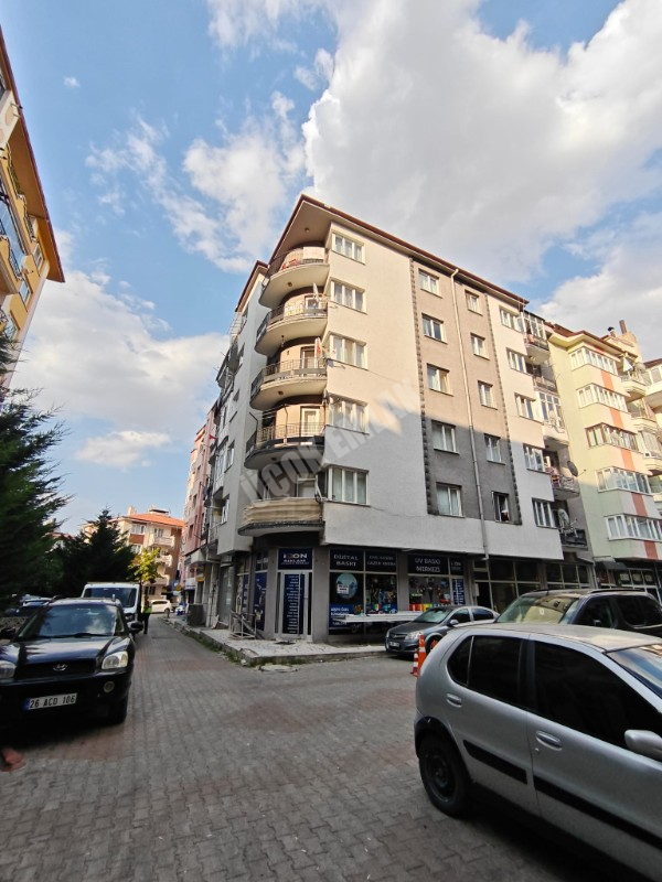 * AFYON ÜÇOK EMLAKTAN CUMHURİYET MAH 2+1 90M² ASANSÖRLÜ EŞYALI KİRALIK DAİRE *