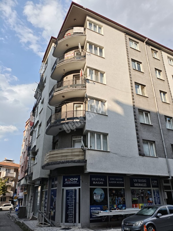 * AFYON ÜÇOK EMLAKTAN CUMHURİYET MAH 2+1 90M² ASANSÖRLÜ EŞYALI KİRALIK DAİRE *
