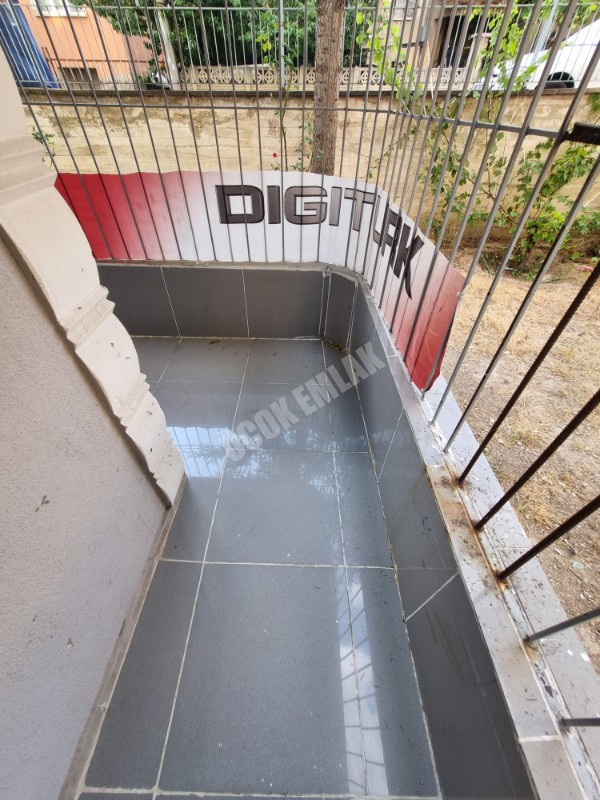 * AFYON ÜÇOK EMLAKTAN EŞREFPAŞA MAH 3+1 120M² TEMİZ BAKIMLI İÇİ YAPILI SATILIK DAİRE 