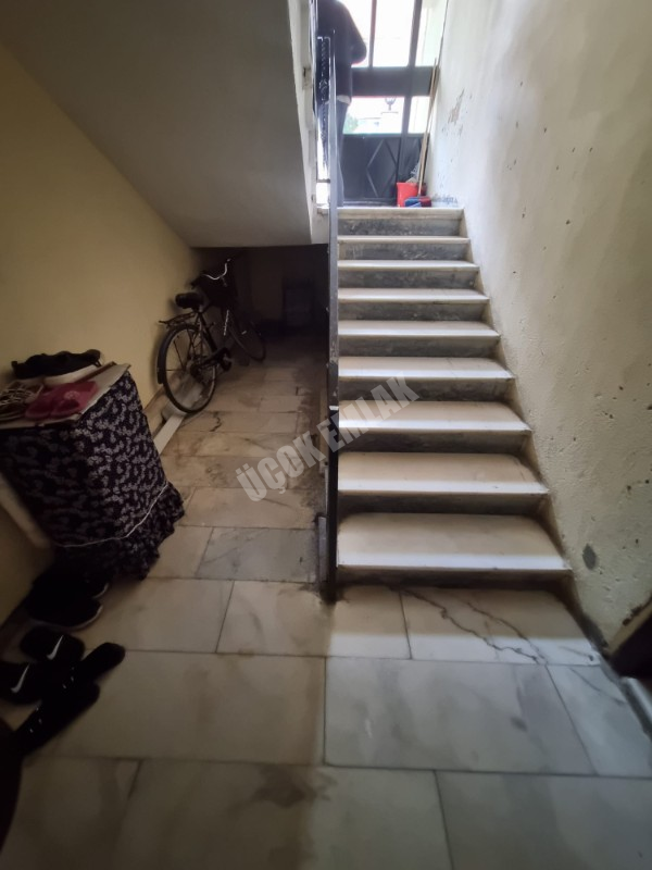 * AFYON ÜÇOK EMLAKTAN EŞREFPAŞA MAH 3+1 120M² TEMİZ BAKIMLI İÇİ YAPILI SATILIK DAİRE 