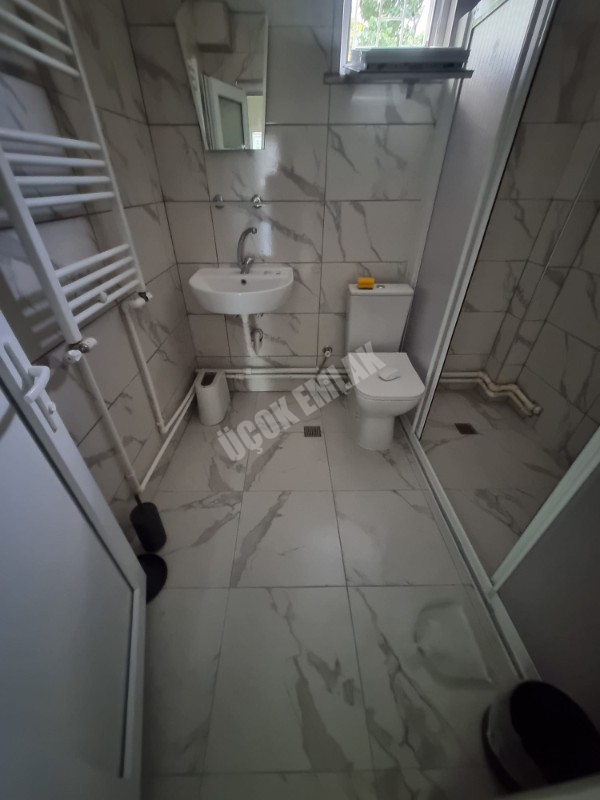 * AFYON ÜÇOK EMLAKTAN EŞREFPAŞA MAH 3+1 120M² TEMİZ BAKIMLI İÇİ YAPILI SATILIK DAİRE 