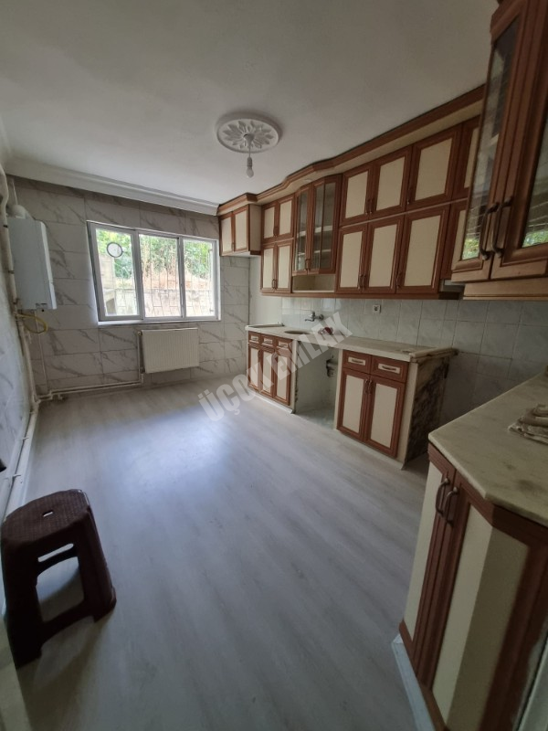 * AFYON ÜÇOK EMLAKTAN EŞREFPAŞA MAH 3+1 120M² TEMİZ BAKIMLI İÇİ YAPILI SATILIK DAİRE 