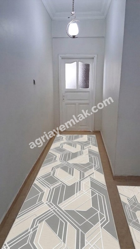 MURAT MAHALLESİNDE MERKEZİ LOKASYONDA SATILIK GENİŞ 3+1 DAİRE